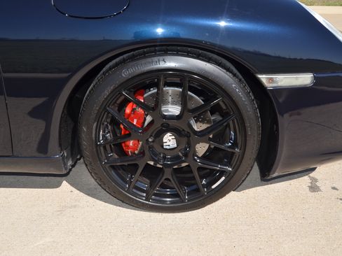 Used 2004 Porsche 911 Carrera 4 image 11