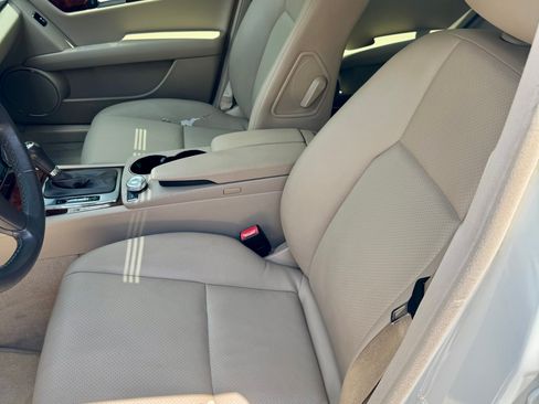 Used 2011 Mercedes-Benz C 300 Sedan image 8