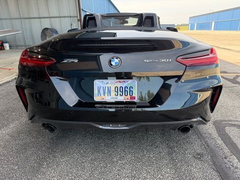 Used 2019 BMW Z4 sDrive30i w/ M Sport Package RWD image 2