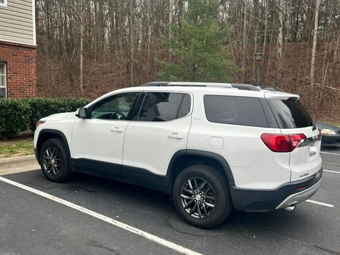 Used 2017 GMC Acadia SLT image 2