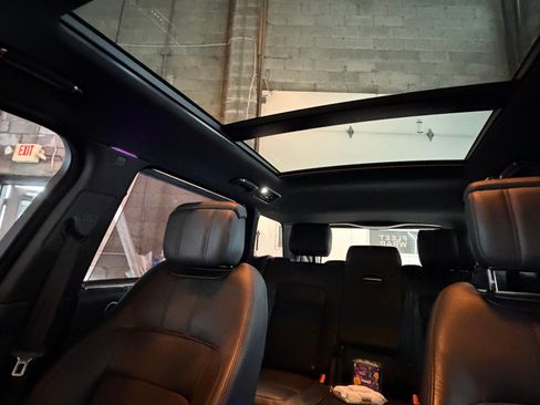 Used 2019 Land Rover Range Rover Long Wheelbase Supercharged image 19