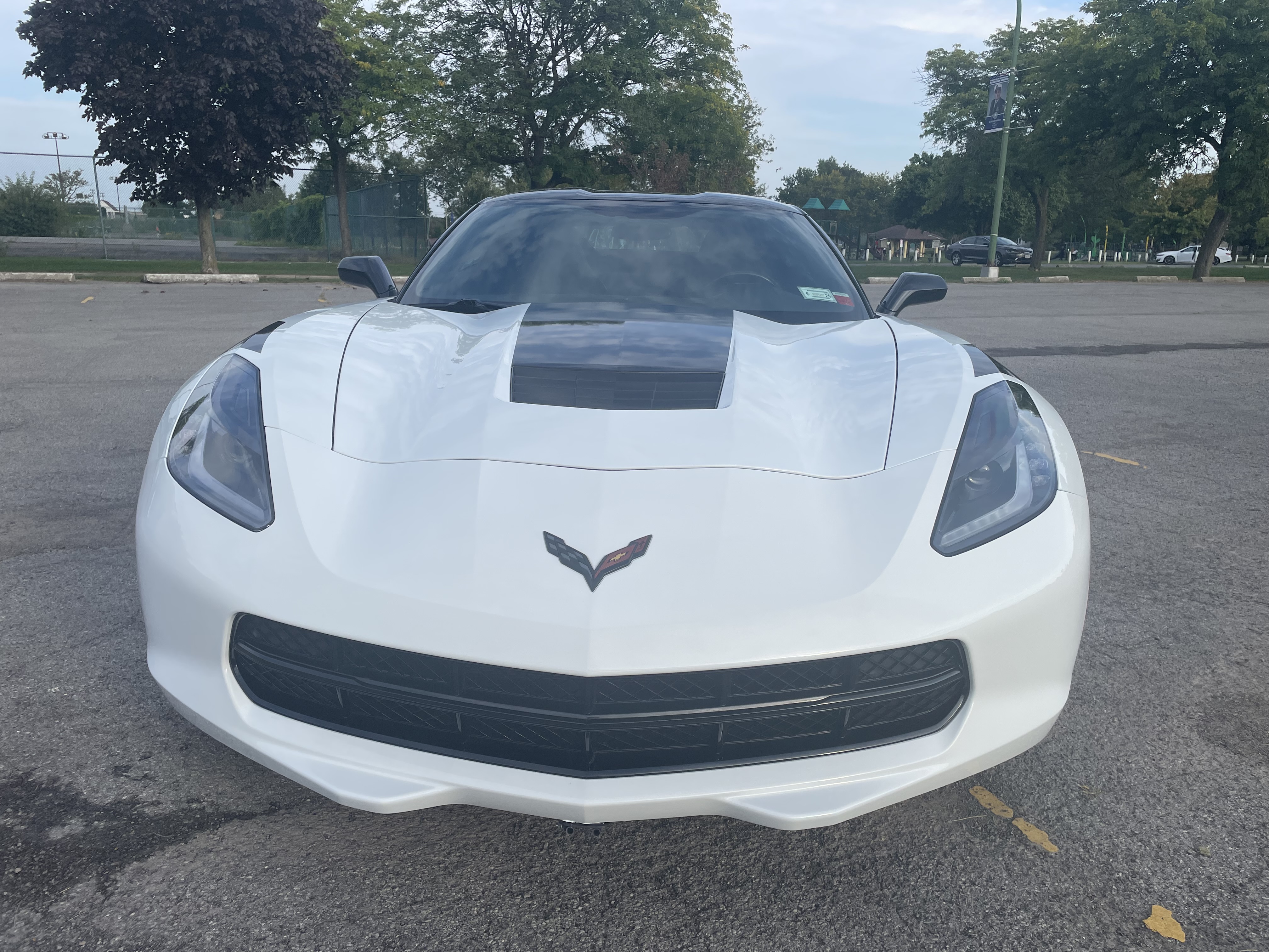 Used 2017 Chevrolet Corvette Stingray Coupe w/ Carbon Flash Badge Package RWD image 2