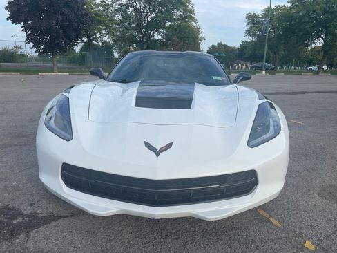 Used 2017 Chevrolet Corvette Stingray Coupe w/ Carbon Flash Badge Package RWD image 2