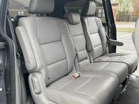 Used 2014 Honda Odyssey EX-L image 19
