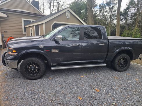 Used 2016 RAM 1500 Laramie Longhorn w/ Convenience Group image 11