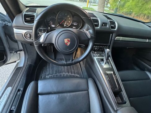 Used 2015 Porsche Cayman image 8