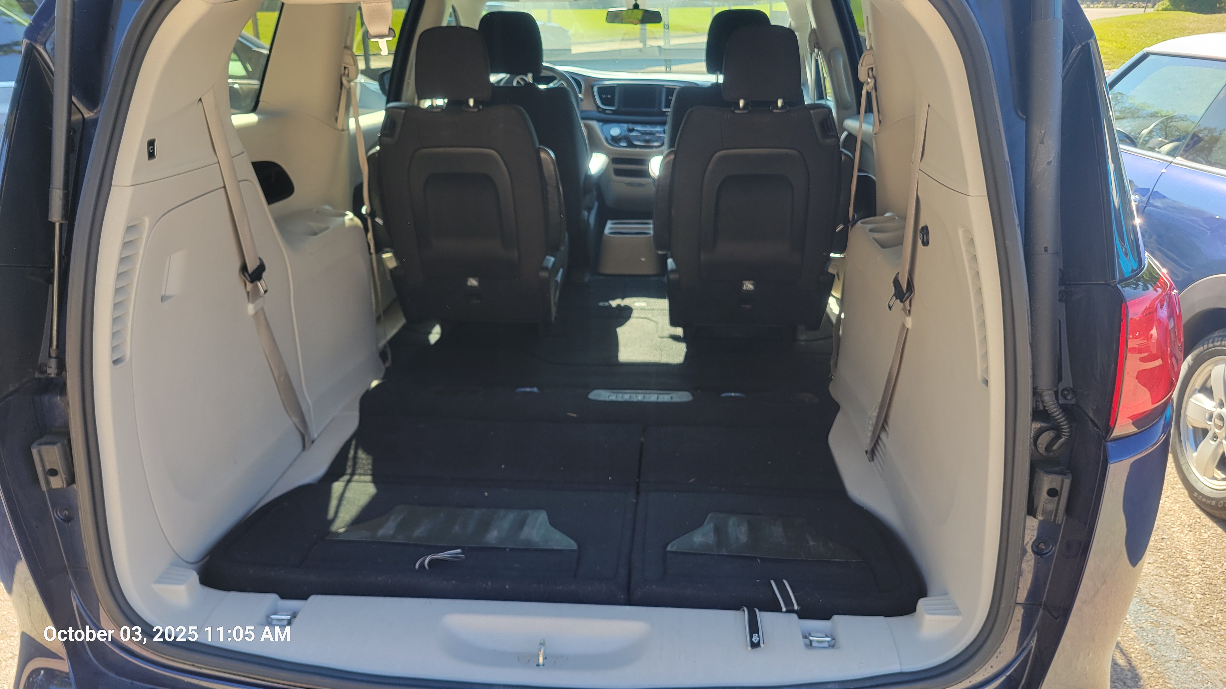 Used 2018 Chrysler Pacifica Touring w/ Security Group FWD image 26