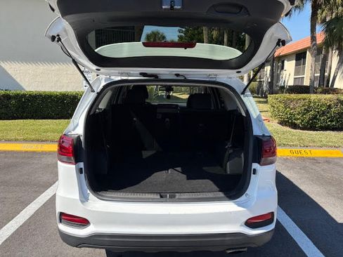 Used 2020 Kia Sorento LX image 24