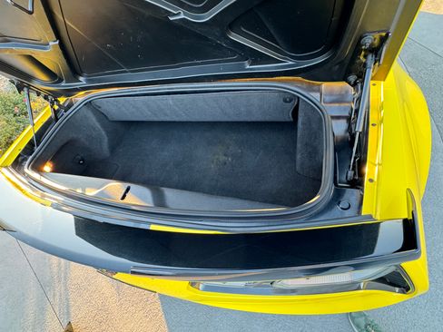 Used 2016 Chevrolet Corvette Z06 w/ C7.r Special Edition image 19