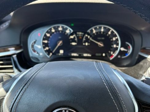 Used 2019 BMW 530i xDrive w/ Convenience Package AWD/4WD image 9