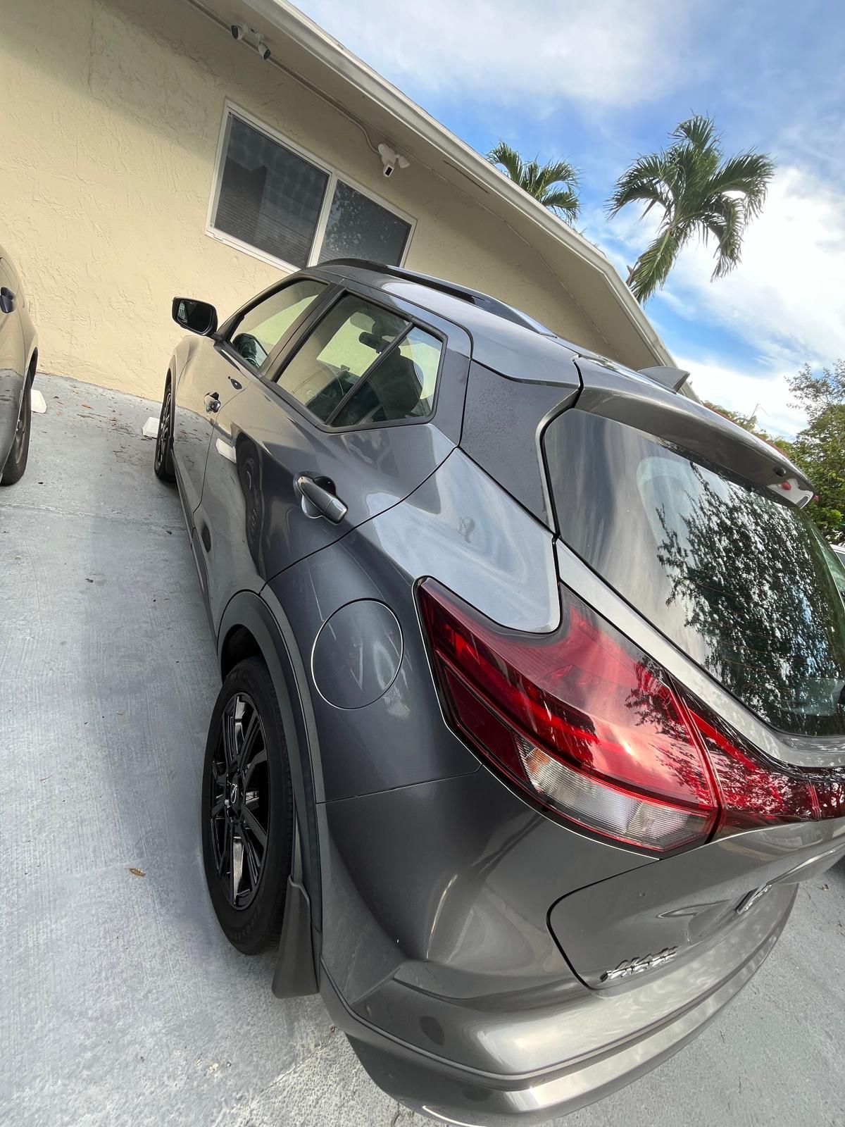 Used 2023 Nissan Kicks SR FWD image 5