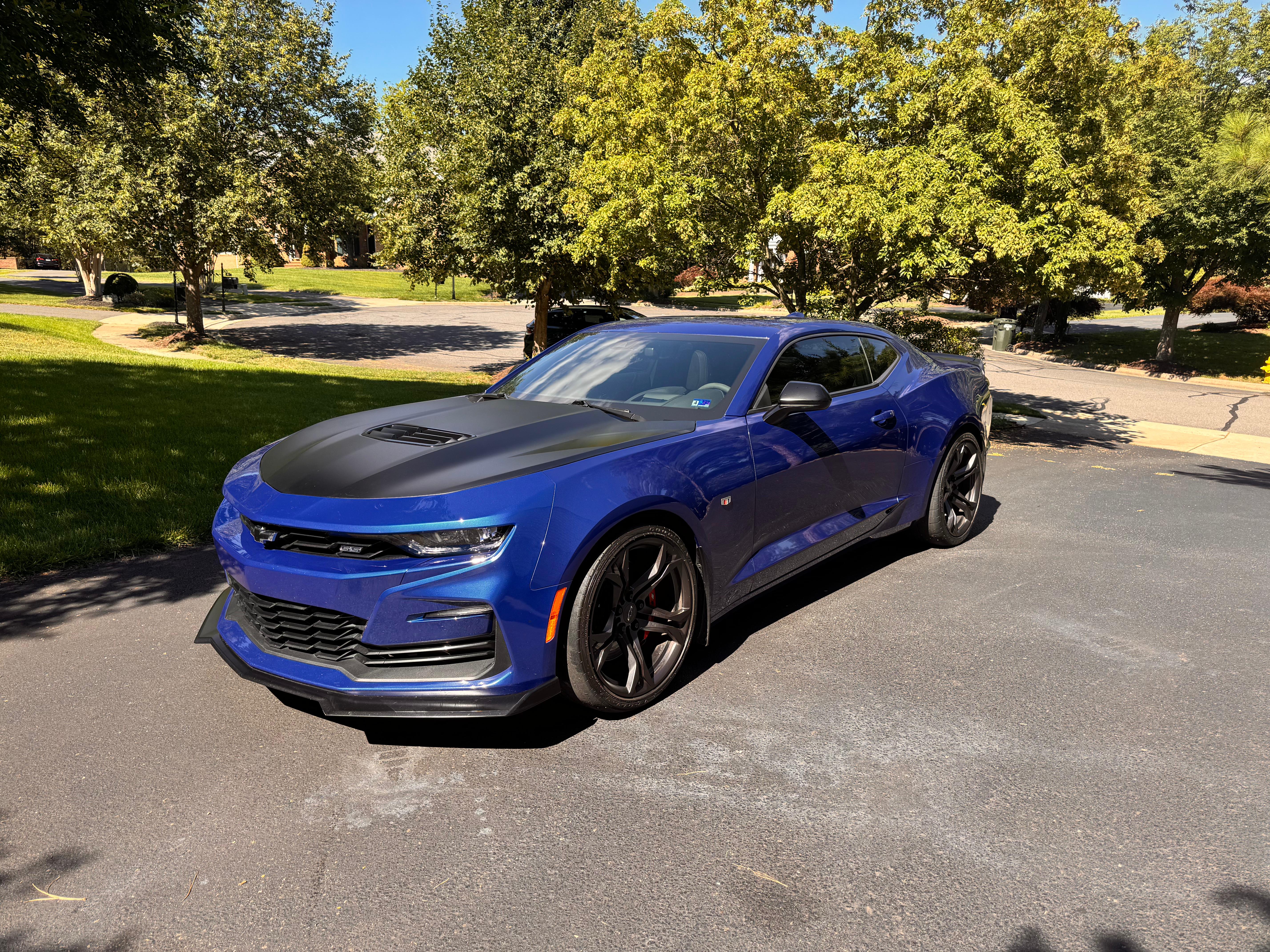 Used 2020 Chevrolet Camaro SS RWD image 2