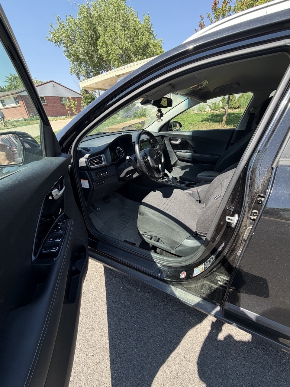 Used 2018 Kia Niro EX FWD image 9