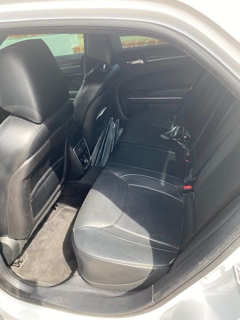 Used 2013 Chrysler 300 C RWD image 5