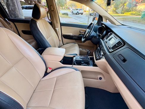 Used 2015 Kia Sedona EX w/ EX Premium Package image 22