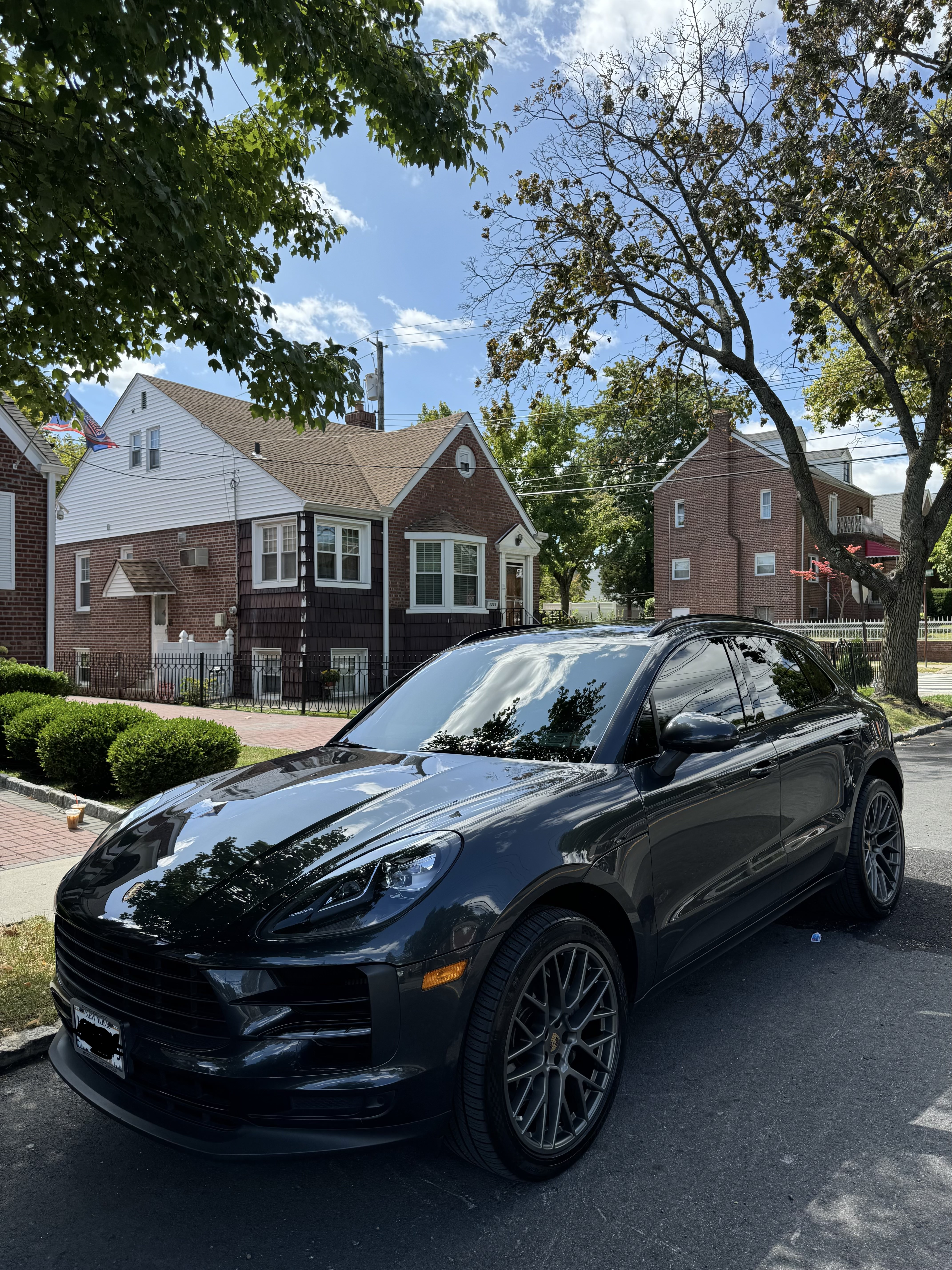 Used 2020 Porsche Macan S AWD/4WD image 2