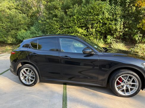 Used 2019 Alfa Romeo Stelvio Ti Sport w/ Quick Order Package 22S Sport image 2