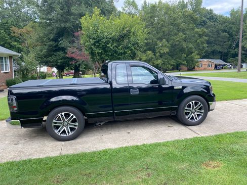 Used 2004 Ford F150 XLT image 2