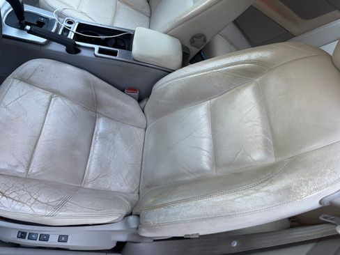 Used 2009 Volvo C70 T5 FWD image 6