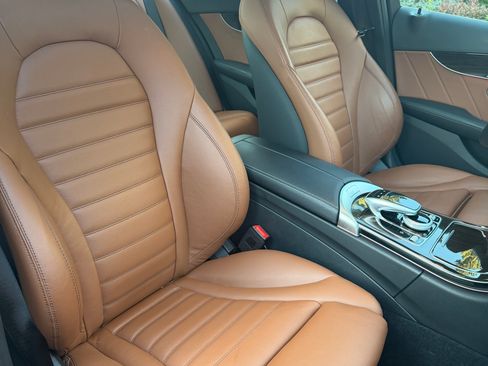 Used 2020 Mercedes-Benz C 300 4MATIC Sedan image 11