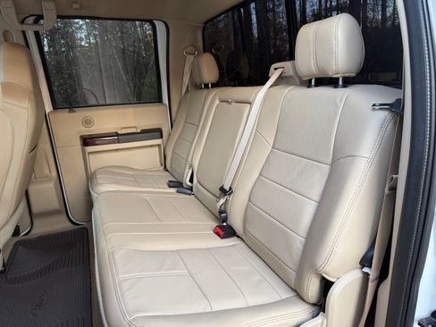 Used 2008 Ford F250 Lariat image 27