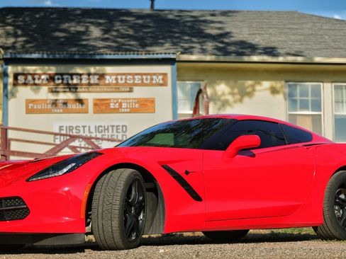 Used 2016 Chevrolet Corvette Stingray Coupe RWD image 1