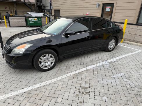 Used 2009 Nissan Altima 2.5 S image 1