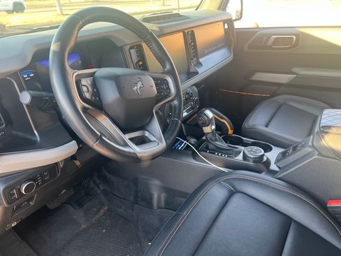 Used 2021 Ford Bronco Badlands image 8