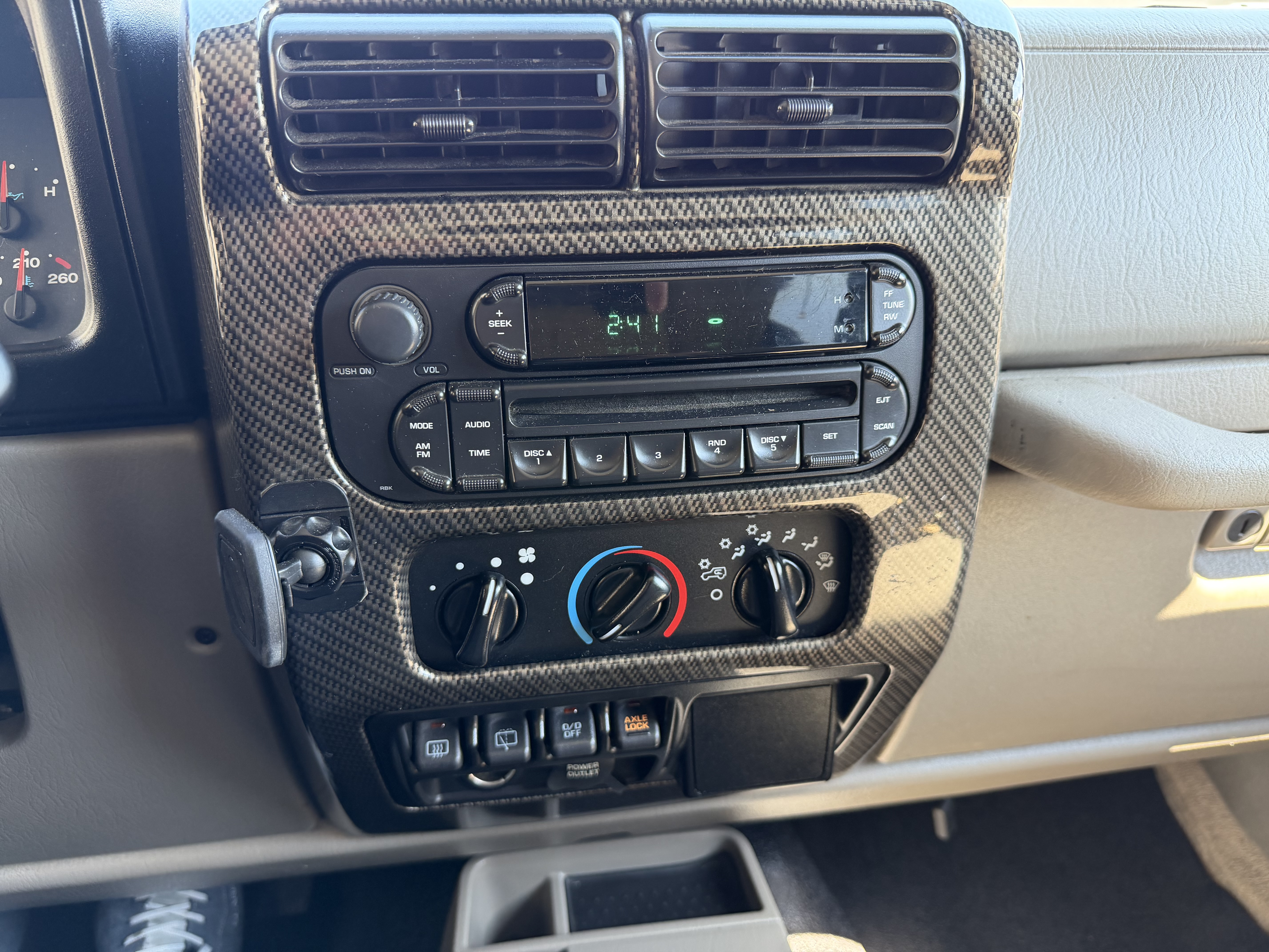 Used 2006 Jeep Wrangler Unlimited Rubicon AWD/4WD image 25