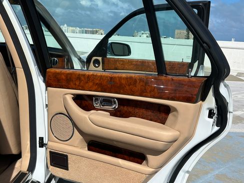 Used 2005 Bentley Arnage R image 23