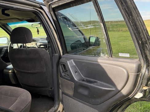 Used 2001 Jeep Grand Cherokee Laredo AWD/4WD image 15