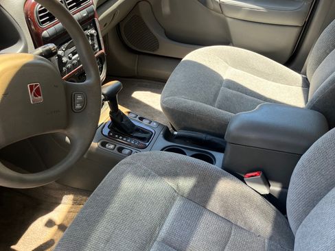 Used 2002 Saturn L-Series L200 w/ Audio Pkg 2 FWD image 7
