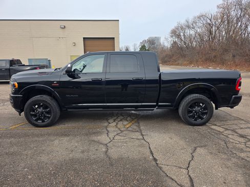 Used 2022 RAM 3500 Limited image 9