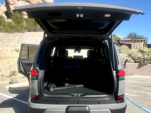 Used 2025 Lexus GX 550 image 10