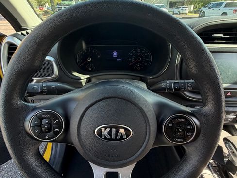 Used 2020 Kia Soul S FWD image 8