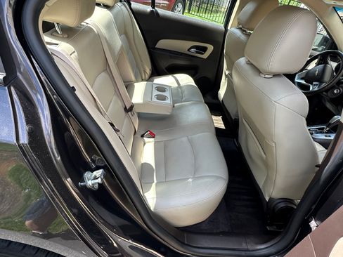 Used 2016 Chevrolet Cruze LT FWD image 6