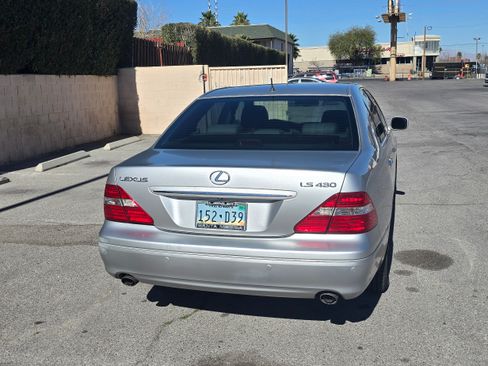 Used 2004 Lexus LS 430 image 4