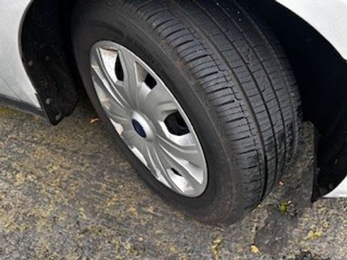 Used 2019 Ford Transit Connect XLT image 12