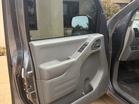 Used 2017 Nissan Frontier Desert Runner image 16