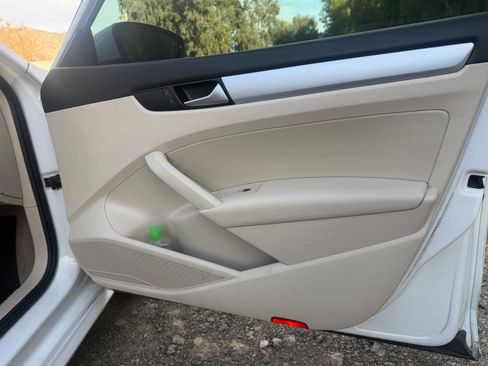 Used 2012 Volkswagen Passat 2.5 SE image 28