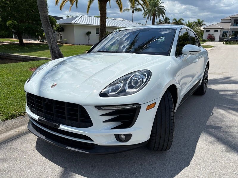 Used 2018 Porsche Macan Sport Edition AWD/4WD image 12