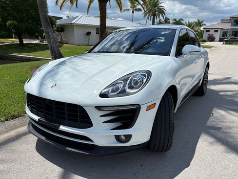 Used 2018 Porsche Macan Sport Edition AWD/4WD image 12