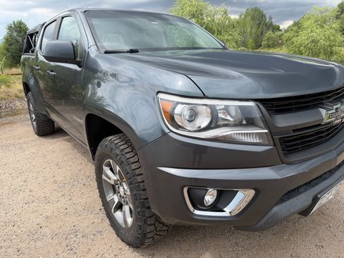 Used 2015 Chevrolet Colorado Z71 w/ LPO, Gearon Divider Package AWD/4WD image 9