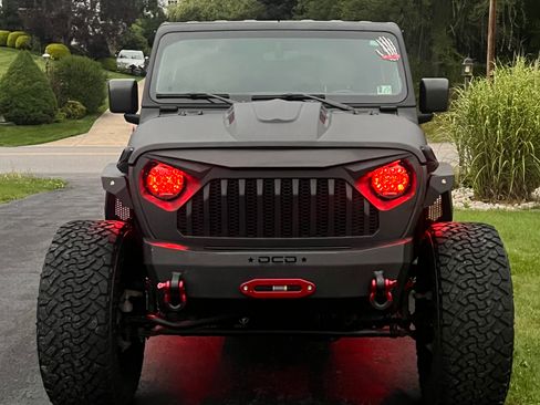 Used 2020 Jeep Wrangler Unlimited Sahara w/ Uconnect 4C Nav & Sound Group image 5