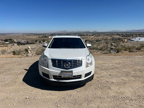 Used 2014 Cadillac SRX Luxury image 4