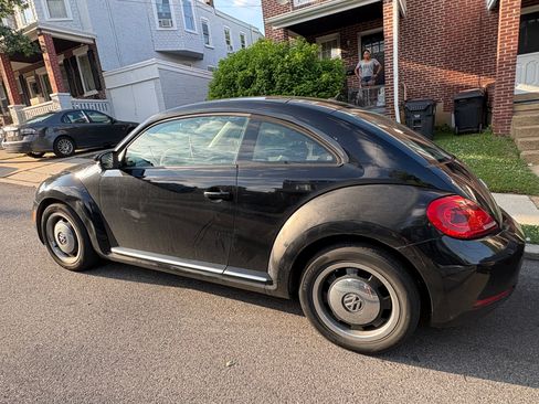 Used 2012 Volkswagen Beetle 2.5 FWD image 2