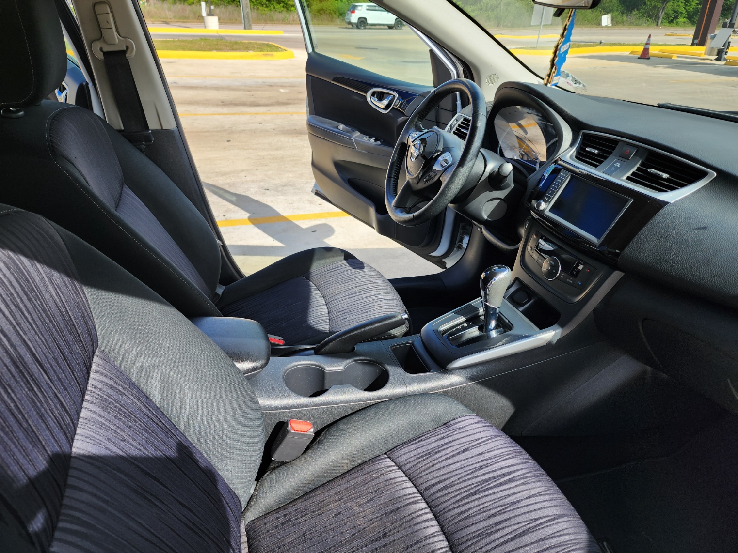 Used 2019 Nissan Sentra SV FWD image 29