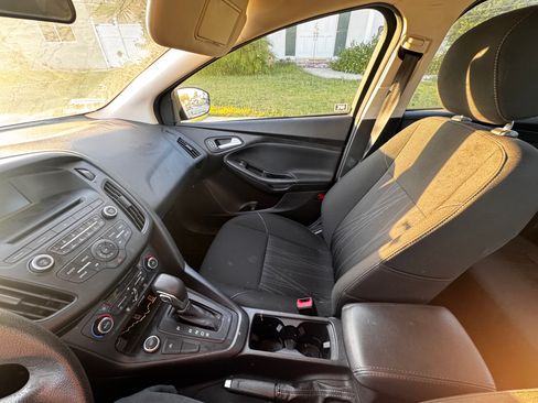 Used 2017 Ford Focus SE FWD image 8