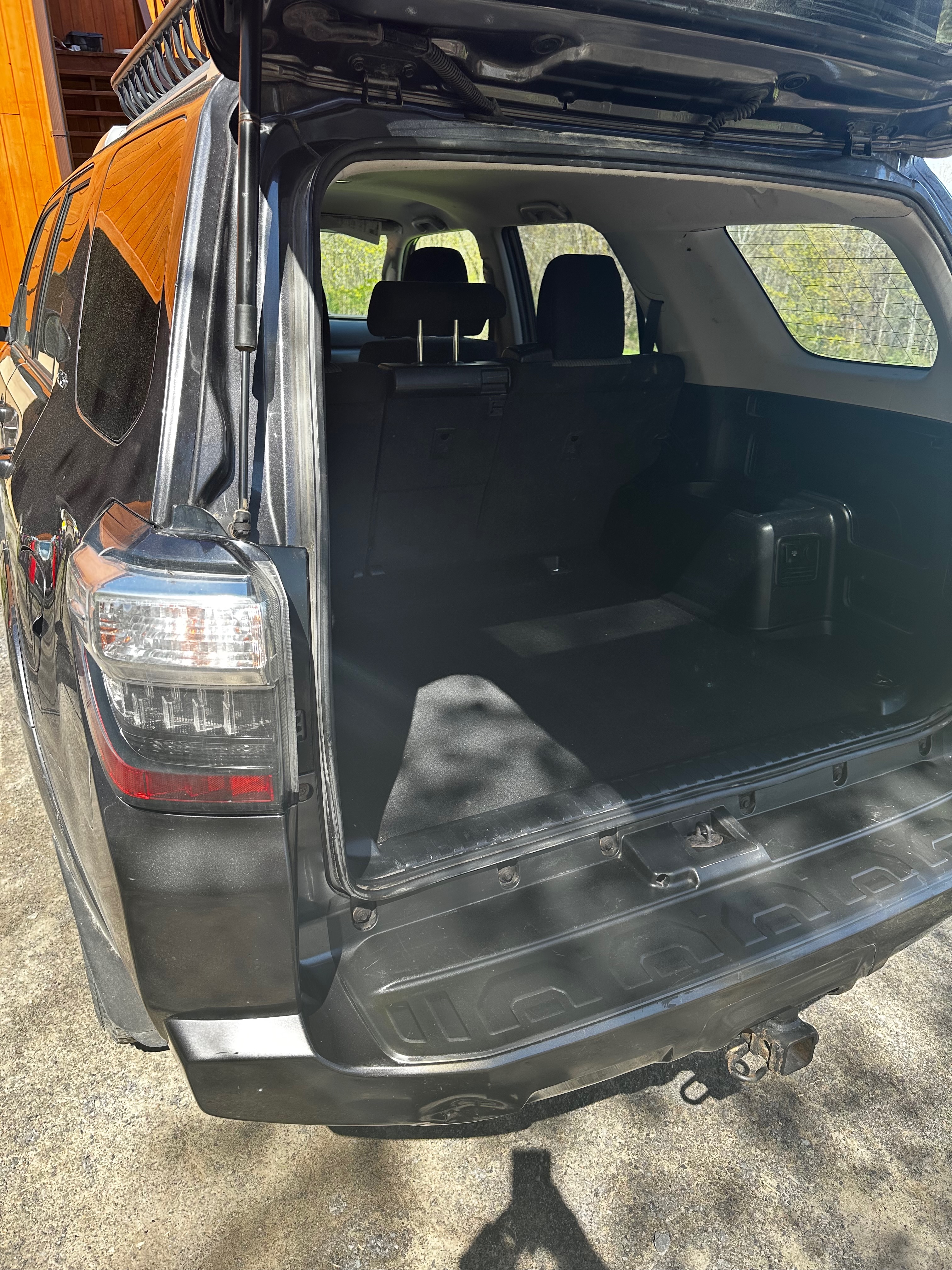 Used 2016 Toyota 4Runner SR5 AWD/4WD image 9