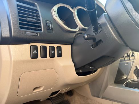 Used 2004 Toyota 4Runner Limited image 12